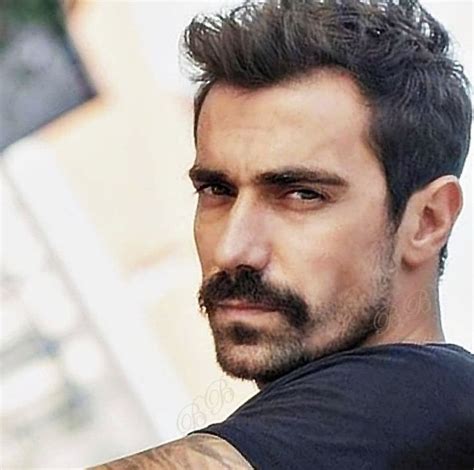 Oyunculuğa başlamadan önce modellik yaptı. İbrahim Çelikkol : Amor en blanco y negro - Divinity.es ...