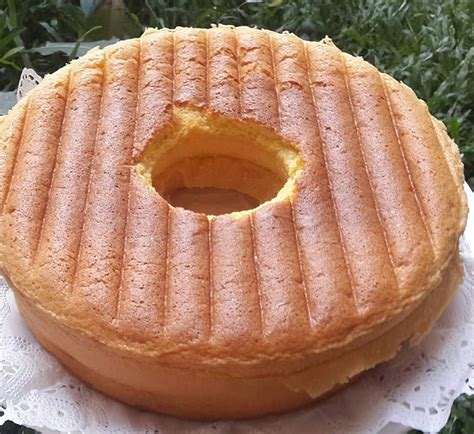 Kamu bisa bikin yang lebih nikmat di rumah dengan resep dan cara membuat bolu kukus berikut ini! Resep Bikin Bolu Panggang - 15 Resep Bolu Panggang Anti Gagal Dan Bantet Yang Wajib Dicoba ...