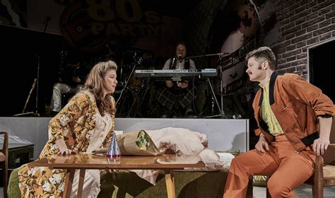 Získala cenu divadelní kritiky v kategorii talent roku (2017). Eva Hacurová - Divadlo v Dlouhé