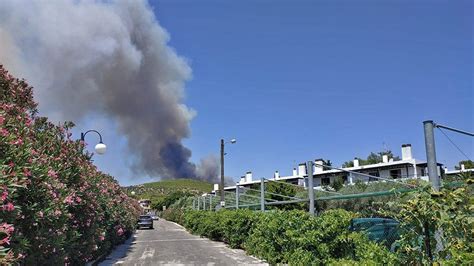 Η φράση αυτή αποτυπώνει τις δύσκολες στιγμές που βίωσαν οι κάτοικοι της κορινθίας από τη φωτιά που ξεκίνησε το βράδυ της τετάρτης. (ΑΝΑΝΕΩΜΕΝΟ) ΣΥΝΑΓΕΡΜΟΣ ΣΤΟ ΛΑΥΡΙΟ ΜΕΤΑ ΤΗΝ ΦΩΤΙΑ ΠΟΥ ...