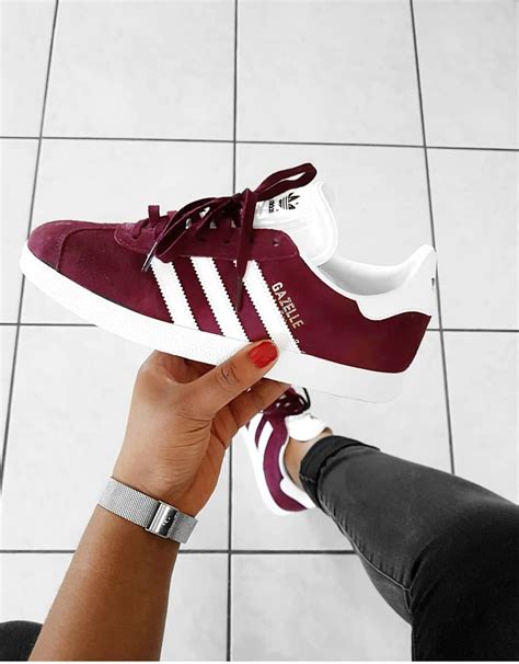 Maybe you would like to learn more about one of these? adidas Gazelle in bordeaux/dunkelrot// Foto: sweet_ebene ...