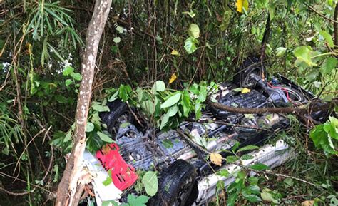 Terdahulu, tular satu video menunjukkan pemandu kereta proton waja, merempuh dua kenderaan di persimpangan lampu isyarat sierramas di sungai buloh, bertujuan melarikan diri pada tengah hari tadi. Satu Parah, Dua Cedera Kereta 4×4 Terbabas | Sabah Post