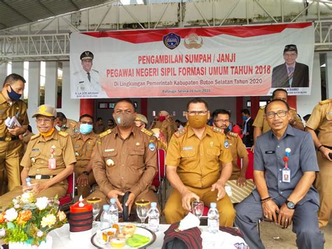 Diduga bupati nganjuk novi rahman hidayat juga terjaring dalam ott tersebut. Bupati Arusani Ambil Sumpah Ratusan Pegawai Negeri Sipil ...