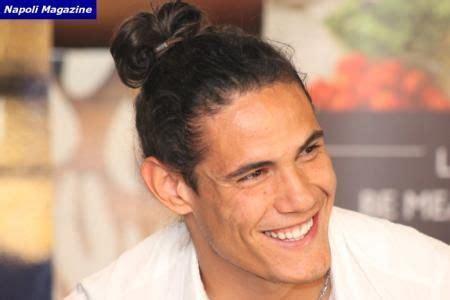 Since androgynous hairstyles are becoming more and more popular now, it. Edinson Cavani PSG | Long hair styles men, Psg, Edison cavani