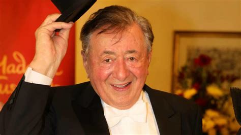 Oktober 1932 in wien geboren und ist bauunternehmer, einkaufszentrumbetreiber und projektentwickler. Richard Lugner droht das Aus beim Wiener Opernball