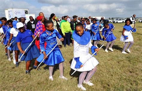 Bonginkosi dlamini ретвитнул(а) man's not barry roux . Minister Bathabile Dlamini during 2017 Child Protection We ...