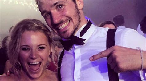 Die beiden wintersportler felix neureuther und miriam gössner haben geheiratet. Heirat von Schweini & Ana: Dieser Star fing den ...