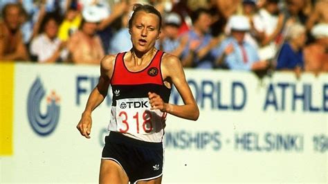 Grete waitz of norway runs 2:28:07 for her record ninth nyc marathon win. Grete Waitz, Jack Waitz | Dette var hennes livs løp