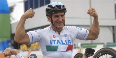 Former formula 1 driver alex zanardi is still unable to speak, one year on from his handbike accident in italy. .:Podisti.Net:. - Alex Zanardi fuori dall'ospedale ...