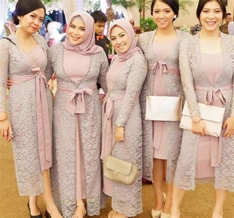 Ada banyak model baju pesta yang biasa. Model Baju Kondangan Brukat - Pin Oleh Nanik Yulianti Di Dresses Pakaian Wanita Gaun Model ...