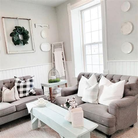 The rest of your color won't mind. I love N E U T R A L S with a pop of blue 💙 This beautiful living room belongs to my sweet ...