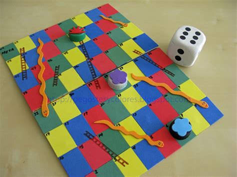 Si al lanzar el dado caes en un cuadro con la imagen de la base de la escalera, tu personaje avanzará automáticamente hasta el tope de la escalera. Juego de Serpientes y Escaleras con hecho con Foamy ...