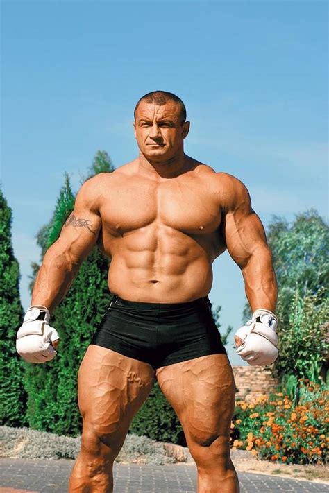 He is a polish former strongman competitor and current mixed martial artist during whose career as a strongman he won five world's strongest man titles. Mariusz Pudzianowski | Referencias, Ilustraciones