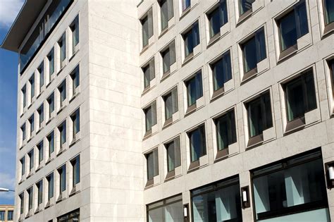 An der kreuzung neue mainzer straße und junghofstraße soll ein neues hochhaus entstehen. Neue Mainzer Strasse 84 - Vollendete Bauten mit Naturstein ...