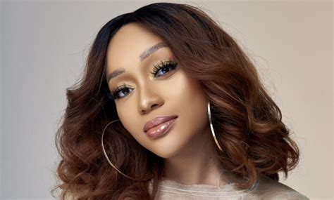 The queen of limpopo makhadzi has done it again featuring. Levels! Thando Thabethe Buys Her Mom A House - Youth Village