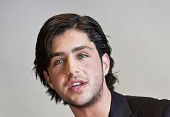 Then and new, josh peck as a teen star from drake and josh. Josh Peck Nude And Sexy Movie Scenes Collection - Men ...