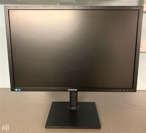 This may be from random presses on the keyboard or on the monitor that if you enjoy watching movies on your computer, you surely want a perfect and bright screen. Archive: 24 Inch Wide Screen Stretch Samsung LCD Desktop ...