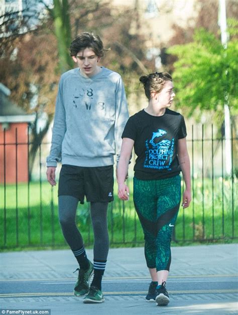 Sur.ly for any website in case your platform is not in the list yet, we provide sur.ly. Game Of Thrones star Maisie Williams goes for a jog ...