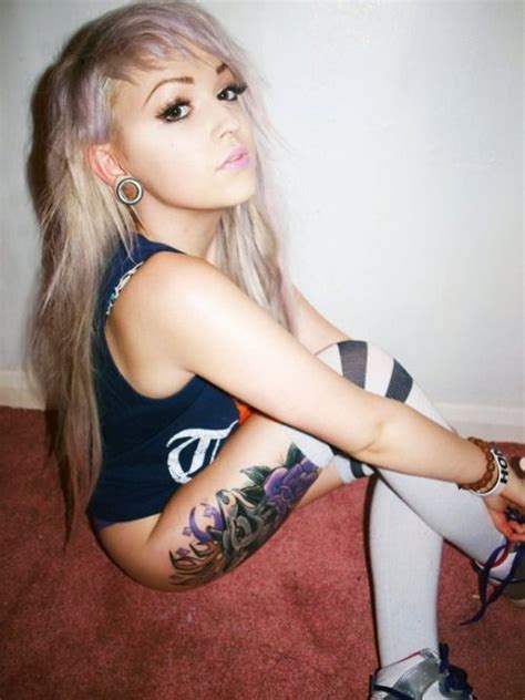 Teen gothic tattoed lapdancer gives me a sensual lapdance. blonde emo girl looking cute at home (from Wo… | Girl ...