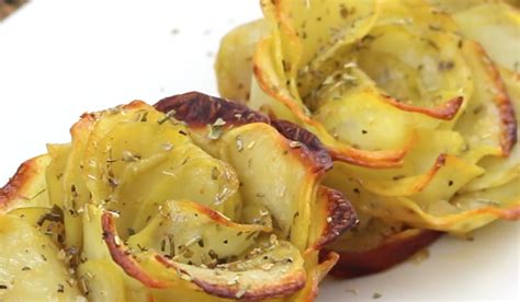Penne verza, patate e pancetta. Rose di patate e pancetta - Ricette del Giorno