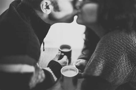 Es gibt viele diskussionen darüber, wann der richtige zeitpunkt für den kuss ist. Der erste Kuss - Wann ist der richtige Zeitpunkt? - Dating ...