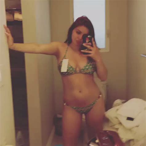 She is too cute, i love this teen, so beautiful for my eyes. Ariel winter hacked - TheFappening Library