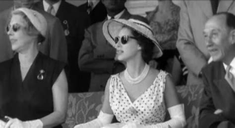 Kreuzworträtsel lösungen mit 8 buchstaben für schwester von königin elisabeth ii. Elisabeth und Margaret: Die wahre Geschichte der ...