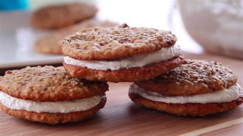 Visit manufacturer website to learn more about this little debbie recipe along with many others. Copycat Little Debbie Oatmeal Cream Pies Recipe