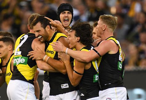 Join us at marvel stadium for western bulldogs v richmond afl live scores as part of afl home and away 2019. Richmond Tigers vs Collingwood Magpies highlights: AFL ...