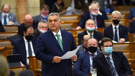 Szabó tímea kegyetlenül helyrerakta a feketelistára került orbán miatt hisztiző varga juditot. Orbán Viktor a Gyalog galoppból idézett - Infostart.hu