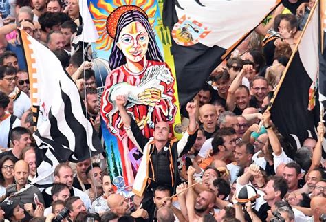 Jun 25, 2021 · porto alabe vive sereno dopo due palii vinti, i contradaioli vanno fino al paese che porta il suo nome, a sud di alghero, per fare la foto ricordo. Al Palio di Siena trionfa il fantino Zedde con il cavallo ...