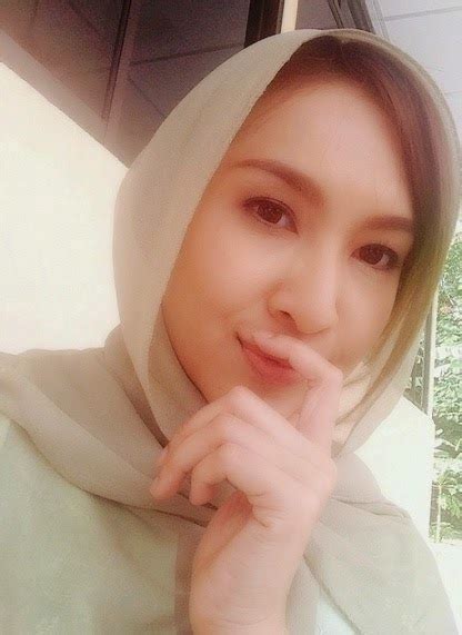 Jarak usia 17 tahun intan ladyana dan harris alif bakal berkahwin 2021. Gambar Terkini Intan Ladyana Sejak Putus Dengan Kamal Adli ...