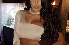 chloe khan sexiest selfie boobs boob instagram