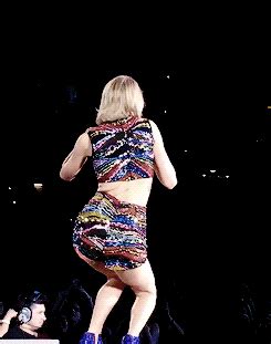 Mtv recently posted a news article about taylor swift and katy perry. Taylor swift ass gif Snapchat! | mistervi.eu