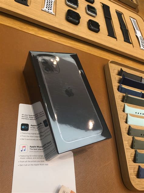 So, if your phone has dropped the calls few times, then it is an emergency aid to reconnect your cellular network for the strong connection. Dual Sim iPhone 11 Pro Service Issues - Random Adult