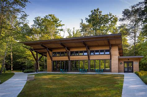 Modern guest cabin rentals in the heart of the pa wilds. Deep Woods Lodge | Geauga Park District | Peninsula Architects