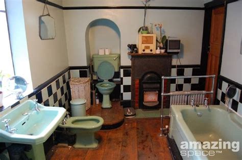 How do we know they're the hottest? 1000+ images about 1940s bathroom on Pinterest | Pink ...