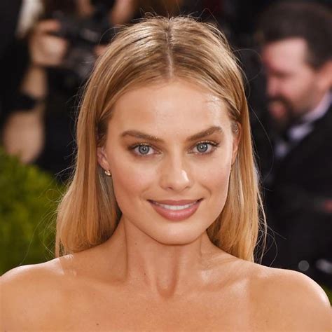 Margot robbie hair margot robbie style margot robbie harley quinn margot robbie photoshoot margot robbie movies nicole kidman gq bombshell hair paula patton. Met Gala 2016: all the best hair and make-up looks ...