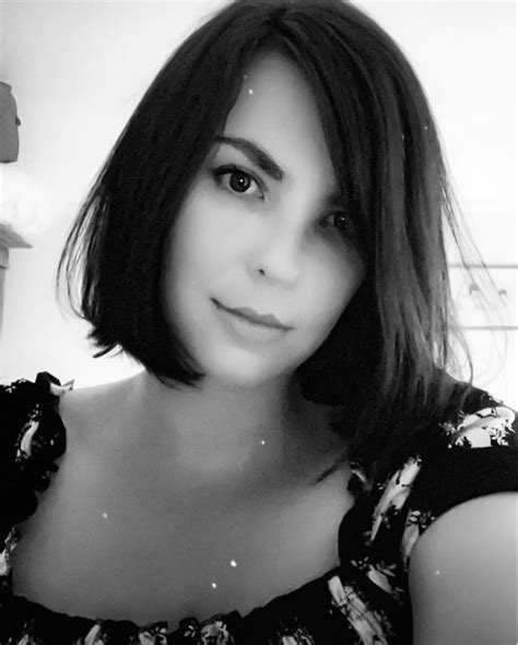 Whether you have thick or fine hair, we've rounded up the best celebrity short haircuts and styles you need to try. m i l a on #blackandwhite #selfie #bobhaircut #bob in 2020 ...
