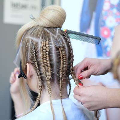 Catch a lot of eyes. 5-Strand and Knotted Rope Braid How-To - Behindthechair.com