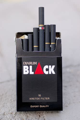 Pt djarum adalah sebuah perusahaan rokok terbesar yang bermarkas di kudus, jawa tengah indonesia. Tembakau: produk PT DJARUM SUPER
