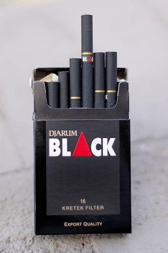 Bertuliskan djarum super next, dan spicy aromatic blend tm. Tembakau: produk PT DJARUM SUPER