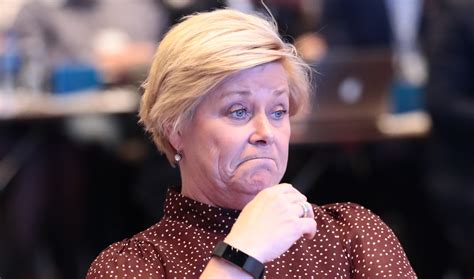 Siv jensen is the current leader and parliamentary leader of the progress party (frp) and has been a permanent member of the norwegian storting since 1997. Siv Jensen tar EUs parti mot Sveits, som er storebror i ...