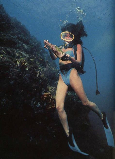 Many recreational divers enjoy both freediving and scuba diving. Vintage Scuba | Scuba girl, Scuba diving, Scuba diver