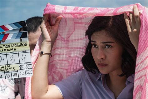 The world through my eyes. Dian Sastrowardoyo, Nicholas Saputra wrap up filming ...