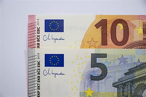 Euronoten — euroscheine der euro (internationaler währungscode nach iso: Euroscheine Pdf / Geldschein Selbst Gestalten Die Besten Seiten Chip : 3 in welchem land wurde ...