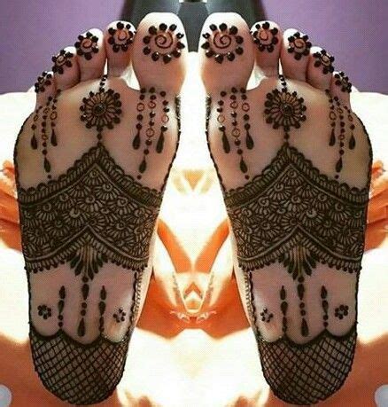 Lukisan inai simple henna design youtube. Pin by ALIA MAISARAH on Inai in 2020 | Mehndi designs ...