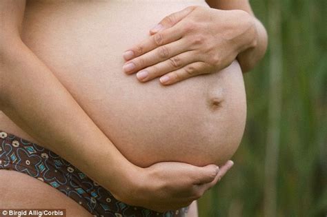 In the course of growing an entire human being, women's bodies undergo a slew of unbelievable changes. Male seahorses are just like PREGNANT WOMEN | Daily Mail ...