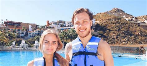 Boston bruins winger david pastrnak and his girlfriend, rebecca rohlsson, shared some very exciting news on saturday. Foťák Pastrňák! Nejlepší střelec NHL vzal švédskou lásku ...