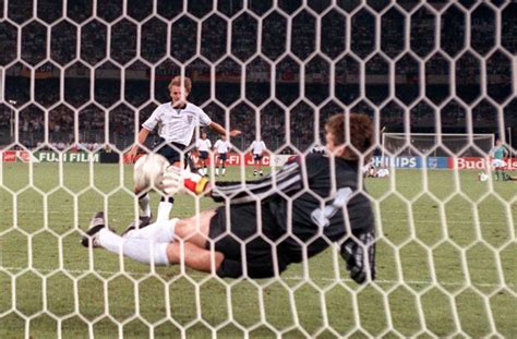 Veja também curiosidades, frases, atuação do brasil, campeão, tabela de. In Rom krönte sich die DFB-Auswahl 1990 zum dritten Mal ...
